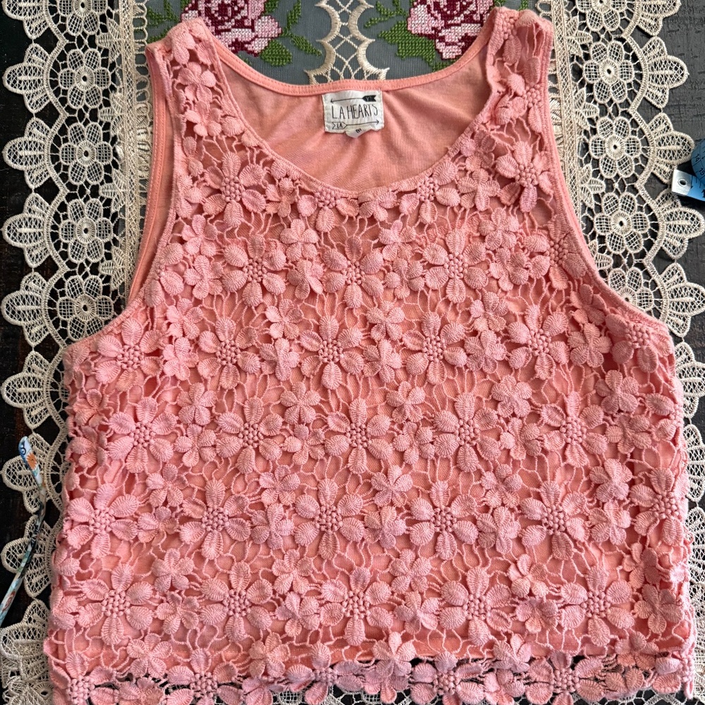 Cute.ladies crop tank top